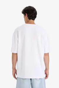 DeFacto Oversize Wide Fit Crew Neck Heavy Fabric Basic Plain Short Sleeve T-Shirt - Image 6