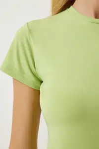 Happiness İstanbul Women's Pistachio Green Crew Neck Basic Sandy T-Shirt - Image 5