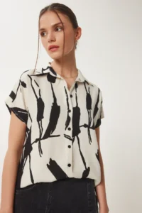 Happiness İstanbul Women's Black Bone Patterned Short Sleeve Viscose Shirt - Image 2