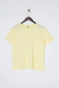 Trendyol Curve Yellow Regular Fit Basic Crew Neck 100% Cotton Knitting Plus Size T-Shirt - Image 4