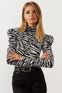 Cool & Sexy Women's Black-White Balloon Sleeve Zebra Pattern Blouse - Image 3