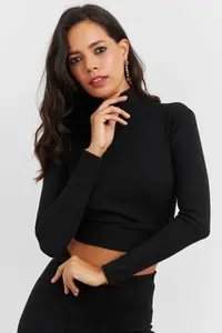 Cool & Sexy Women Black Back Light Crop Blouse - Image 3