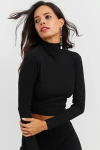 Cool & Sexy Women Black Back Light Crop Blouse - Image 5