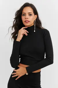 Cool & Sexy Women Black Back Light Crop Blouse - Image 6