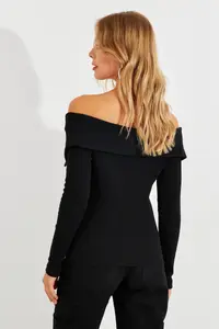 Cool & Sexy Women Black Zippered Madonna Collar Blouse - Image 7