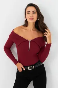 Cool & Sexy Women Burgundy Zippered Madonna Collar Blouse - Image 5