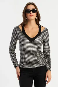 Cool & Sexy Women Black-Ecru V-neck Crowbar Blouse - Image 4