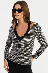 Cool & Sexy Women Black-Ecru V-neck Crowbar Blouse - Image 5