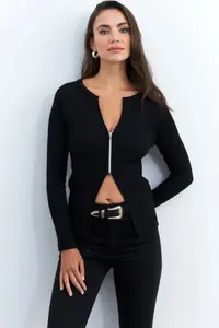 Cool & Sexy Women Black Zippered Camisole Blouse - Image 3
