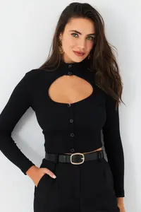 Cool & Sexy Women Black Front Window Camisole Blouse - Image 3