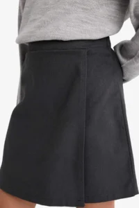 DeFacto School Girl Elastic Waist Gabardine Shorts Skirt - Image 5