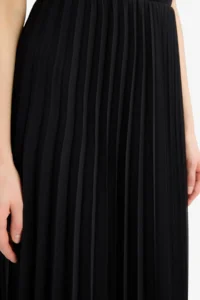 DeFacto A-Line Pleated Short Sleeve Chiffon Midi Skirt - Image 7