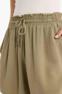DeFacto Normal Waist Elastic Pocket Crinkle Viscose Shorts - Image 6