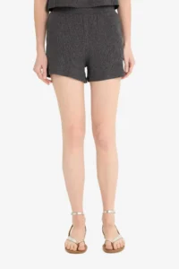 DeFacto Regular Fit Crepe Shorts - Image 5