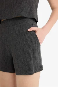 DeFacto Regular Fit Crepe Shorts - Image 6
