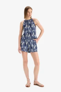 DeFacto Regular Fit Patterned Wrinkled Shorts with Pockets - Image 2