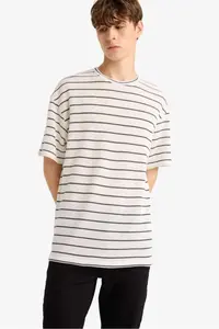 DeFacto textured Boxy Fit Striped T-Shirt - Image 3