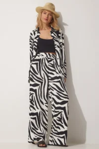 Happiness İstanbul Women's Black and White Patterned Viscose Shirt and Trousers Set - Image 4