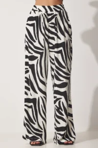 Happiness İstanbul Women's Black and White Patterned Viscose Shirt and Trousers Set - Image 9