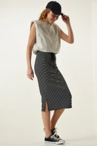 Happiness İstanbul Women's Black Striped Slit Saran Knitted Skirt - Image 4