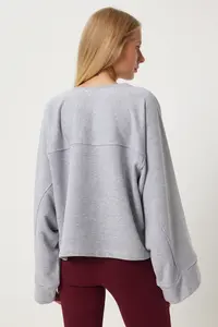 Happiness İstanbul Women's Gray Wide Sleeve Oversized Knitted Sweatshirt - Image 5