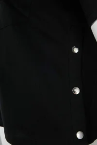 Trendyol Curve Black Crew Neck Snap Button Detailed Knitting Plus Size Oversized Crop Size T-Shirt - Image 5