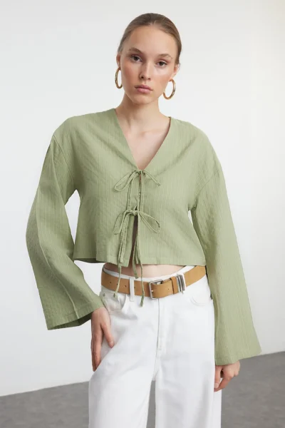 TRENDYOLMİLLA Green Binding Detailed Striped Weaving Shirt