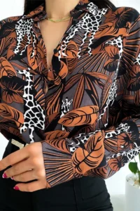 FEMELLE Women's New Season Leaf And Giraffe Pattern Wide Fit Oversize Shirt - Image 3