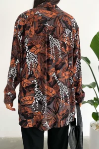 FEMELLE Women's New Season Leaf And Giraffe Pattern Wide Fit Oversize Shirt - Image 7