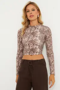 Cool & Sexy Women Stone Back Detailed Snake Patterned Blouse - Image 5