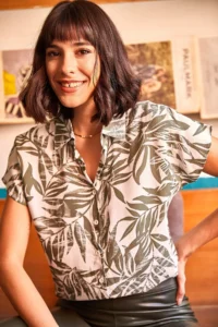 Olalook Women's Green Leaf Tiny Floral Bat Shirt - Image 5