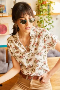 Olalook Women's Ecru Small Pastel Floral Bat Viscose Shirt - Image 3