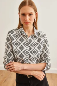 Olalook Women's Baklava Black Sleeve Folded Linen Shirt - Image 4