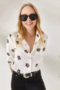Olalook Women's Daisy Black Sleeve Folded Linen Shirt - Image 5