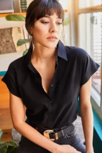 Olalook Women Black Yarasa Linen Shirt