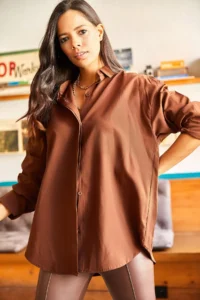 Olalook Women's Bitter Brown Hidden Placket Oversize Poplin Shirt - Image 5