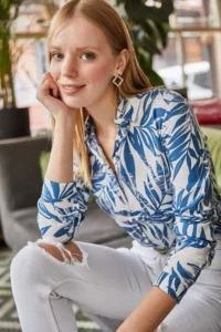 Olalook Women's Navy Blue Palm Patterned Woven Viscose Cuffed Shirt - Image 4