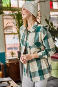 Olalook Women's Emerald Green Double Pocket Snap Closure Shirt - Image 3