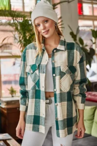 Olalook Women's Emerald Green Double Pocket Snap Closure Shirt - Image 4