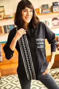 Olalook Women's Black Pocket Detailed Printed Woven Shirt - Image 2