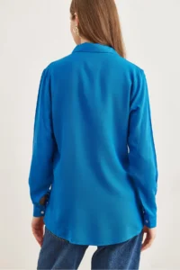 Olalook Women's Saks Blue Pocket Detailed Woven Viscose Shirt - Image 2