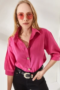 Olalook Women's Flamed Fuchsia Wooden Button Three Quarter Sleeve Linen Shirt - Image 4
