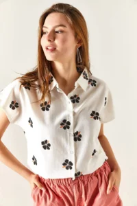Olalook Women's Daisy Black Patterned Linen Bat Shirt - Image 5