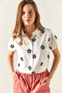 Olalook Women's Daisy Black Patterned Linen Bat Shirt - Image 6
