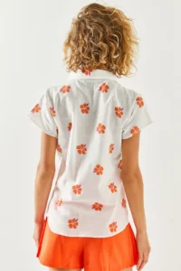 Olalook Women's Daisy Orange Patterned Linen Bat Shirt - Image 7