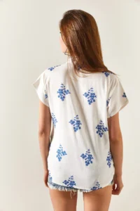 Olalook Women's Floral Blue Patterned Linen Bat Shirt - Image 6