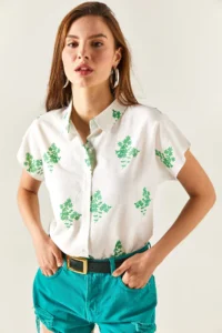 Olalook Women's Floral Green Patterned Linen Bat Shirt - Image 3