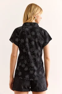 Olalook Women's Ivy Black Patterned Linen Bat Shirt - Image 2