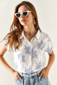 Olalook Women's Fan Blue Patterned Linen Bat Shirt - Image 2