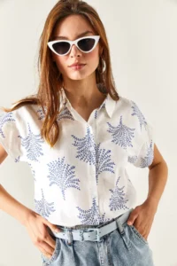 Olalook Women's Fan Blue Patterned Linen Bat Shirt - Image 4